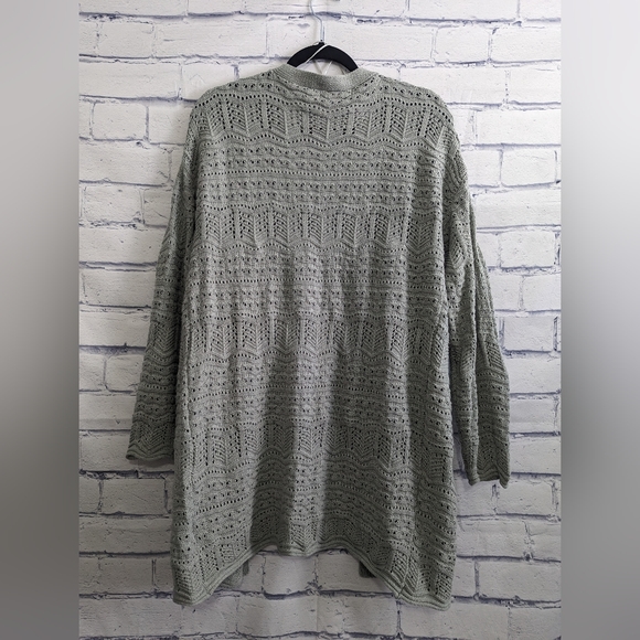 Moon & Madison Sage Green Long Cardigan Sweater 3/4 Sleeve Women's Size Medium - Picture 2 of 7